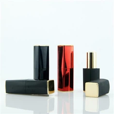 Četvrtasta tuba za ruž za usne